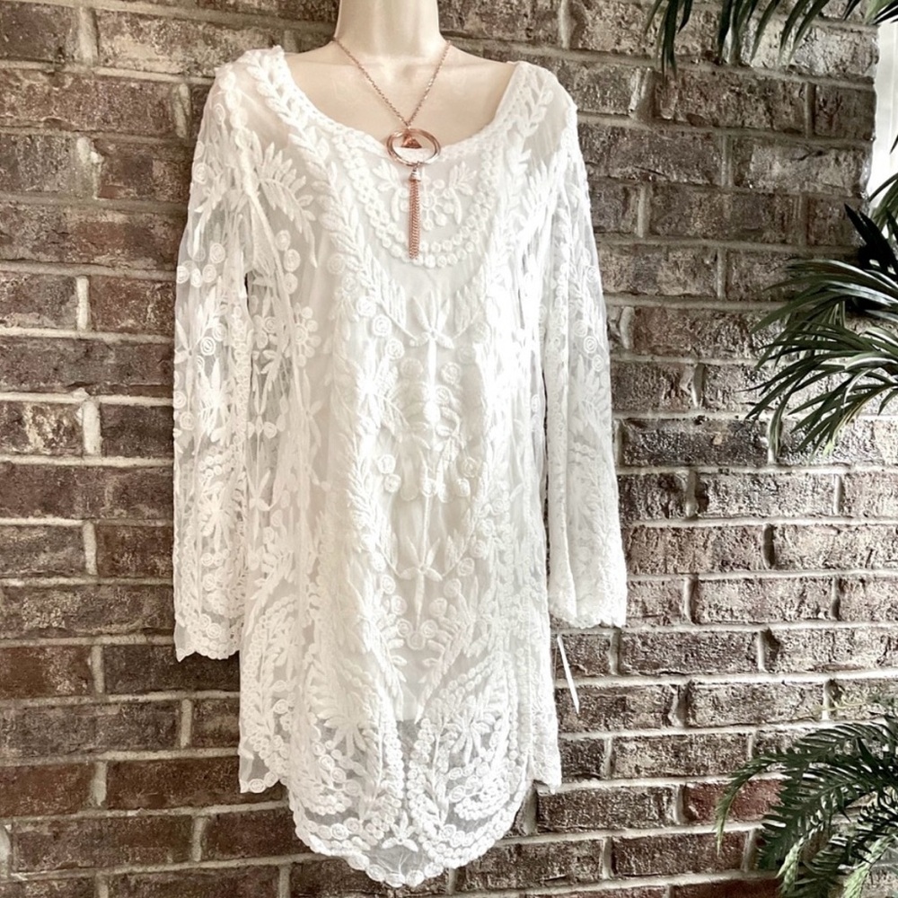 NEW WITH TAGS - XOXO Lace Dress